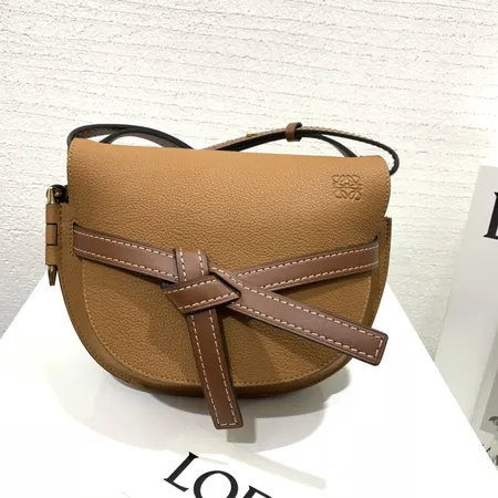 ロエベ ショルダーバッグ