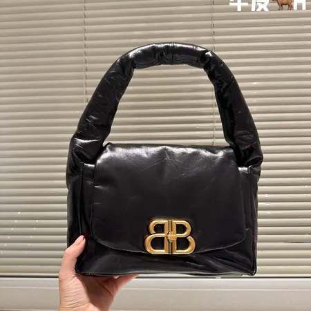 バレンシアガ ショルダーバッグ