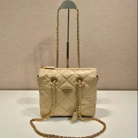 プラダ ショルダーバッグ