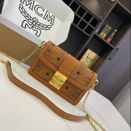 エムシーエム ショルダーバッグ