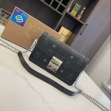 エムシーエム ショルダーバッグ