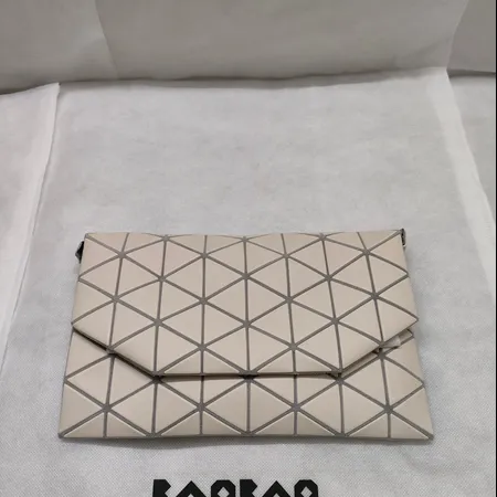 イッセイ ミヤケ ショルダーバッグ