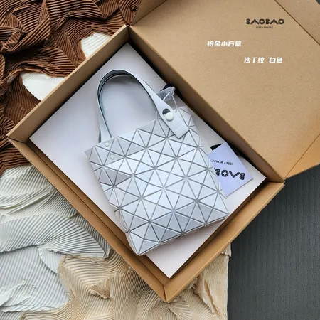 イッセイ ミヤケ ハンドバッグ