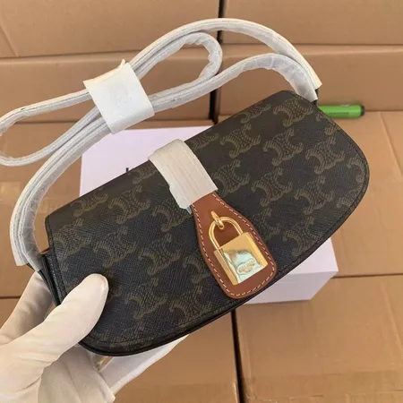 セリーヌ ショルダーバッグ