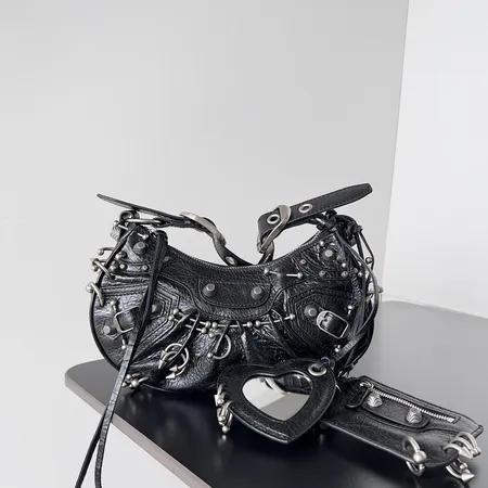 バレンシアガ ショルダーバッグ