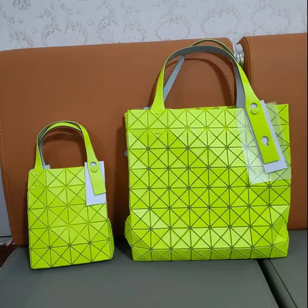 ミュウミュウ ハンドバッグ