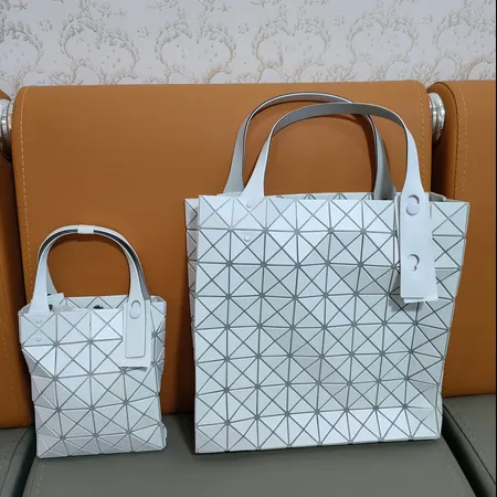 ミュウミュウ ハンドバッグ