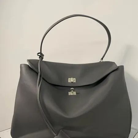 バレンシアガ ハンドバッグ