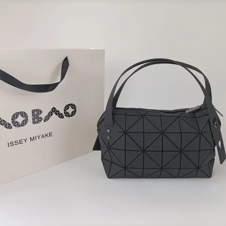 イッセイ ミヤケ ハンドバッグ