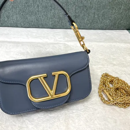 フェラガモ ハンドバッグ