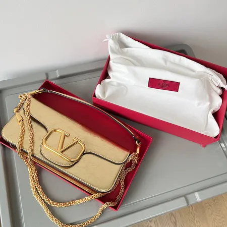 フェラガモ ハンドバッグ