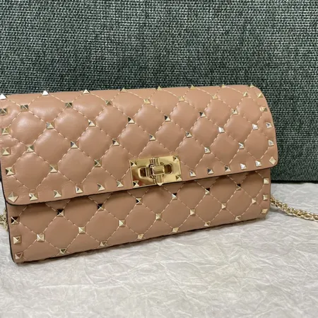 フェラガモ ハンドバッグ