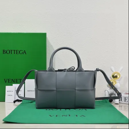 ボッテガ ヴェネタ ハンドバッグ