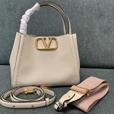 フェラガモ ハンドバッグ