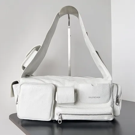 バレンシアガ ショルダーバッグ