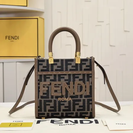 フェンディ ハンドバッグ