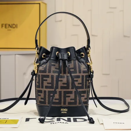 フェンディ ハンドバッグ