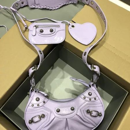 バレンシアガ ショルダーバッグ