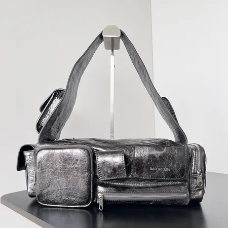 バレンシアガ ショルダーバッグ