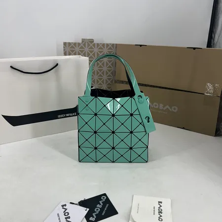 イッセイ ミヤケ ハンドバッグ