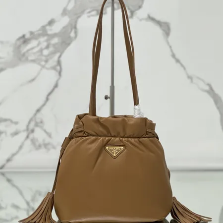 プラダ ハンドバッグ