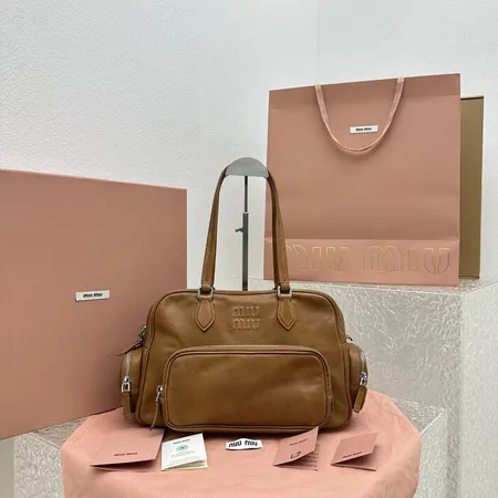 ミュウミュウ ハンドバッグ