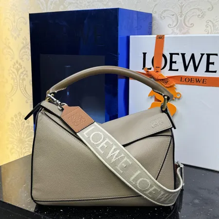 ロエベ ショルダーバッグ