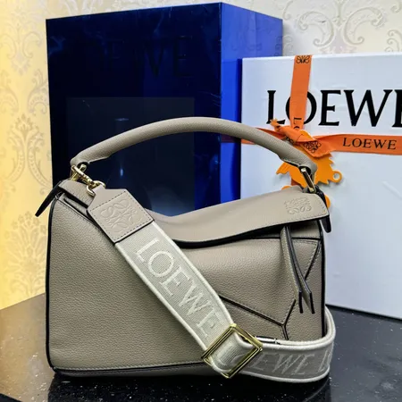 ロエベ ショルダーバッグ