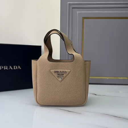 プラダ ハンドバッグ