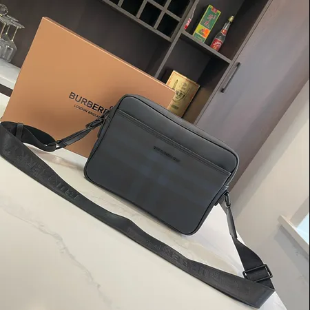 ヴェルサーチ ショルダーバッグ