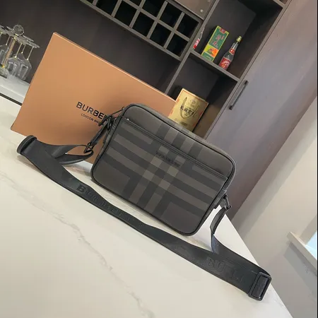 ヴェルサーチ ショルダーバッグ