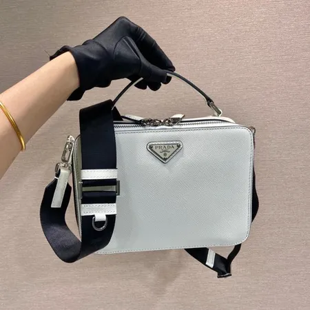 プラダ ハンドバッグ