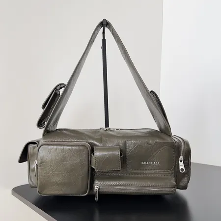 バレンシアガ ショルダーバッグ