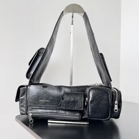 バレンシアガ ショルダーバッグ
