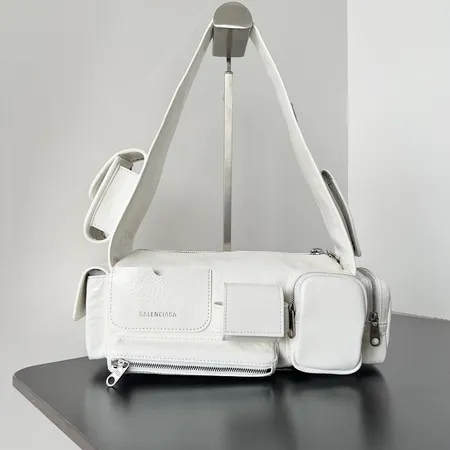 バレンシアガ ショルダーバッグ