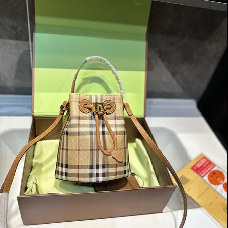 バーバリー ス ショルダーバッグ