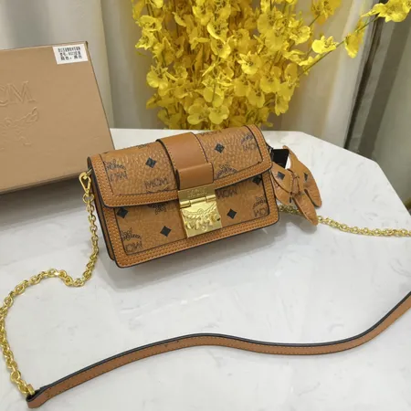 エムシーエム ショルダーバッグ