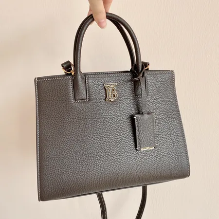 バーバリー ス ハンドバッグ