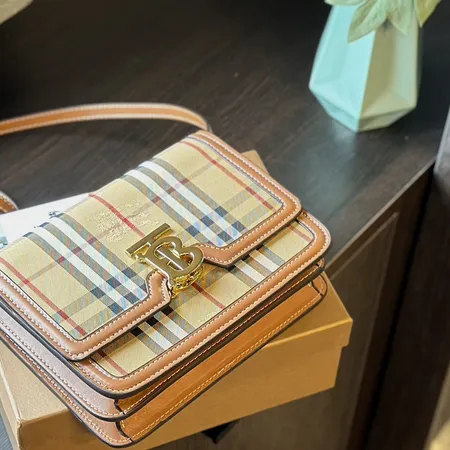 ヴェルサーチ ショルダーバッグ