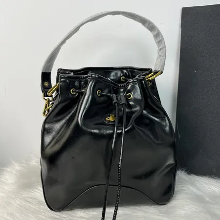 ヴィヴィアン・ウエストウッド ハンドバッグ