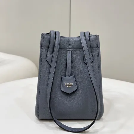 フェンディ ハンドバッグ