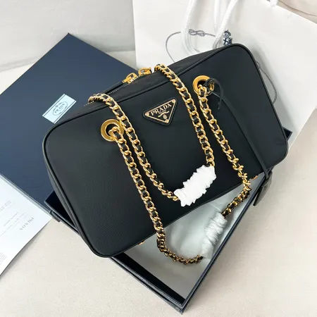 プラダ ショルダーバッグ