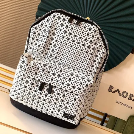 ヴァレンティノ リュックサック