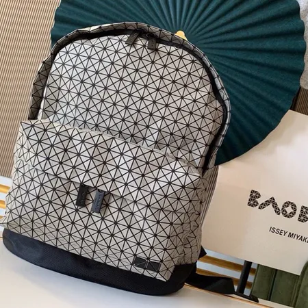 ヴァレンティノ リュックサック