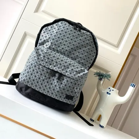 ヴァレンティノ リュックサック