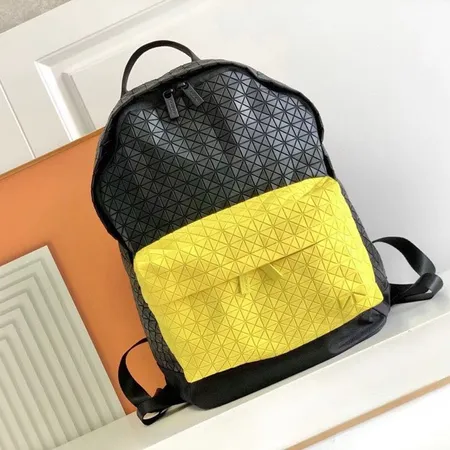 ヴァレンティノ リュックサック