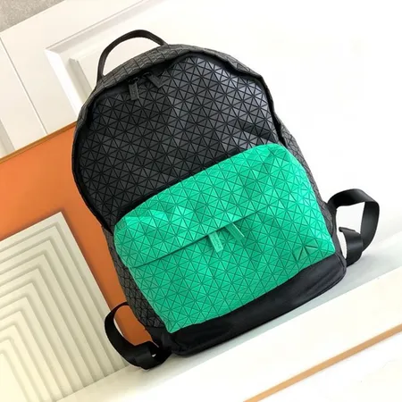 ヴァレンティノ リュックサック