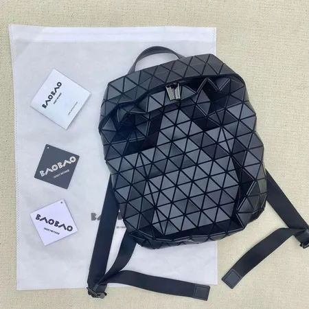 ヴァレンティノ リュックサック