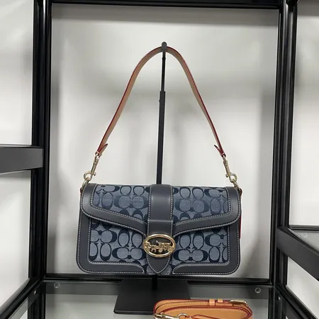 コーチ ショルダーバッグ