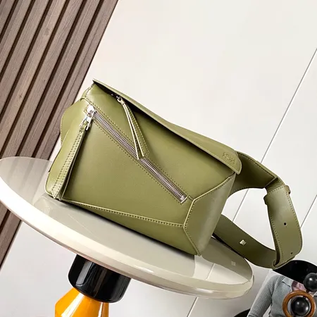 ロエベ ショルダーバッグ